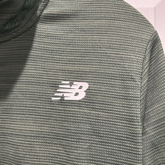 Men’s New Balance Pullover. Size Large. - Picture 4 of 4